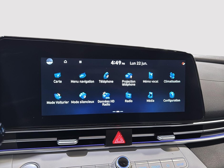 Hyundai Elantra LUXURY TOIT OUVRANT GPS SIEGES CHAUFFANTS 2025-21