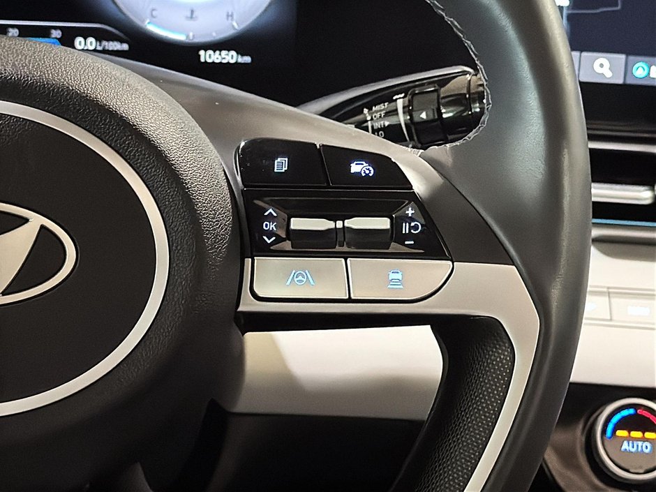 Hyundai Elantra LUXURY TOIT OUVRANT GPS SIEGES CHAUFFANTS 2025-27