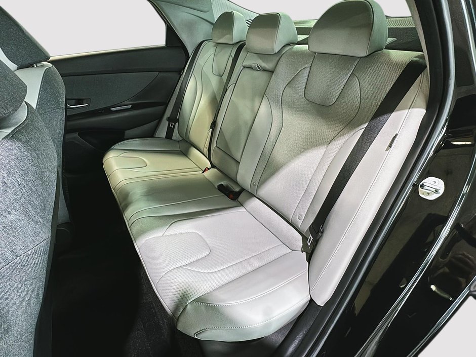 Hyundai Elantra LUXURY TOIT OUVRANT GPS SIEGES CHAUFFANTS 2025-14