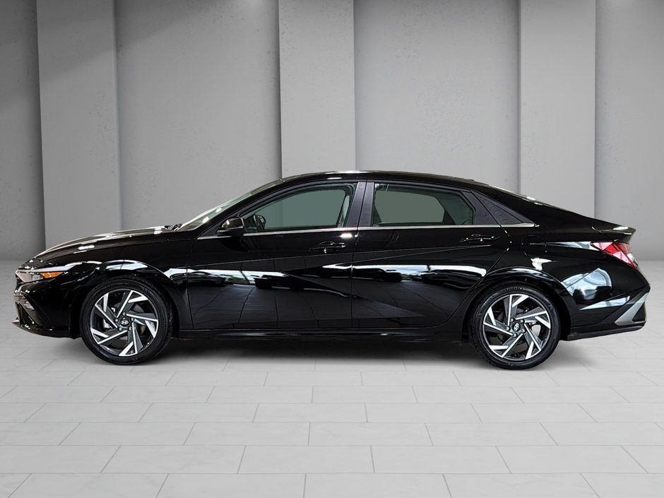 Hyundai Elantra LUXURY TOIT OUVRANT GPS SIEGES CHAUFFANTS 2025-2