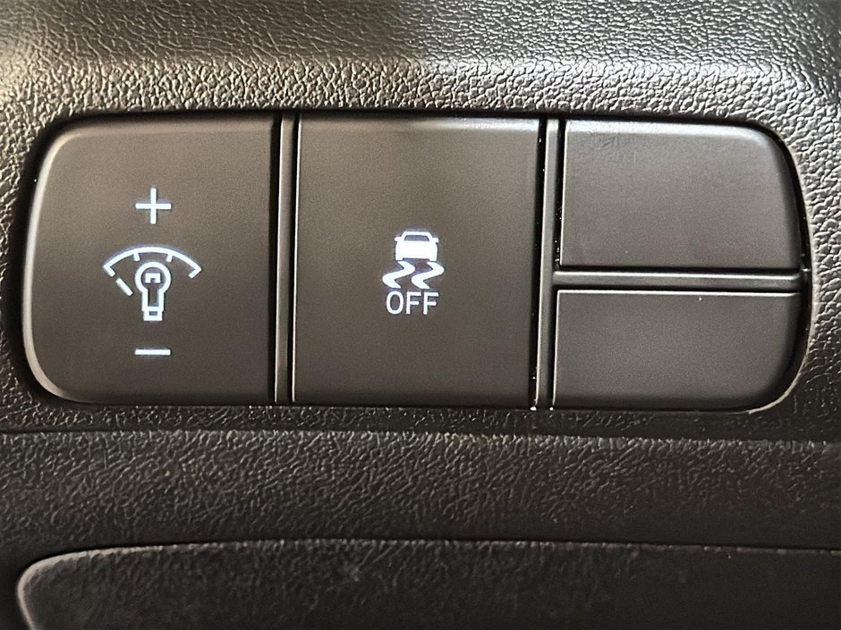Hyundai Elantra PREFERRED TECH PACK TOIT OUVRANT GPS CLIM AUTO 2025-38