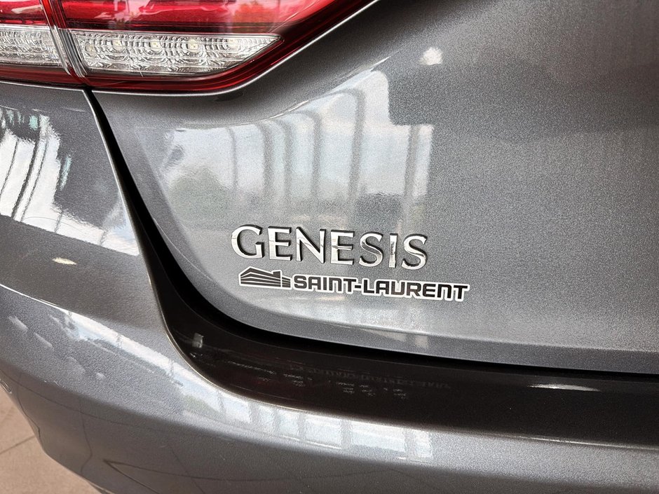 Hyundai Genesis Sedan LUXURY TOIT OUVRANT GPS CARPLAY SIEGES CHAUFFANTS 2015-11