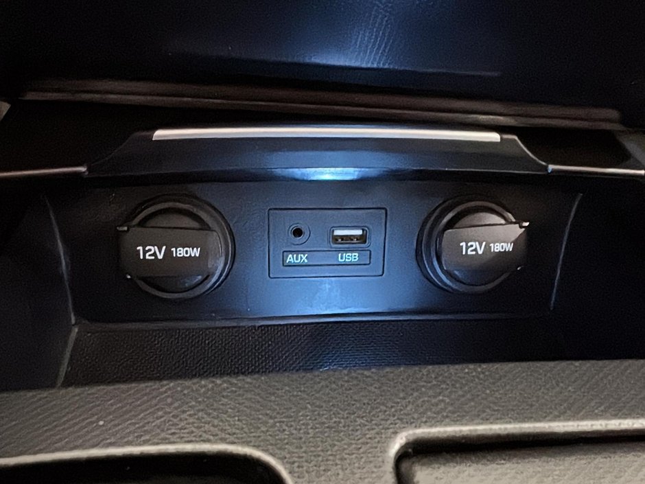 Hyundai Genesis Sedan LUXURY TOIT OUVRANT GPS CARPLAY SIEGES CHAUFFANTS 2015-38