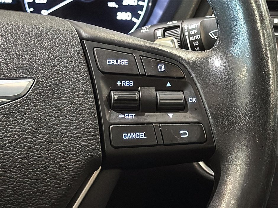 Hyundai Genesis Sedan LUXURY CUIR TOIT PANO SON LEXICON GPS 2016-31