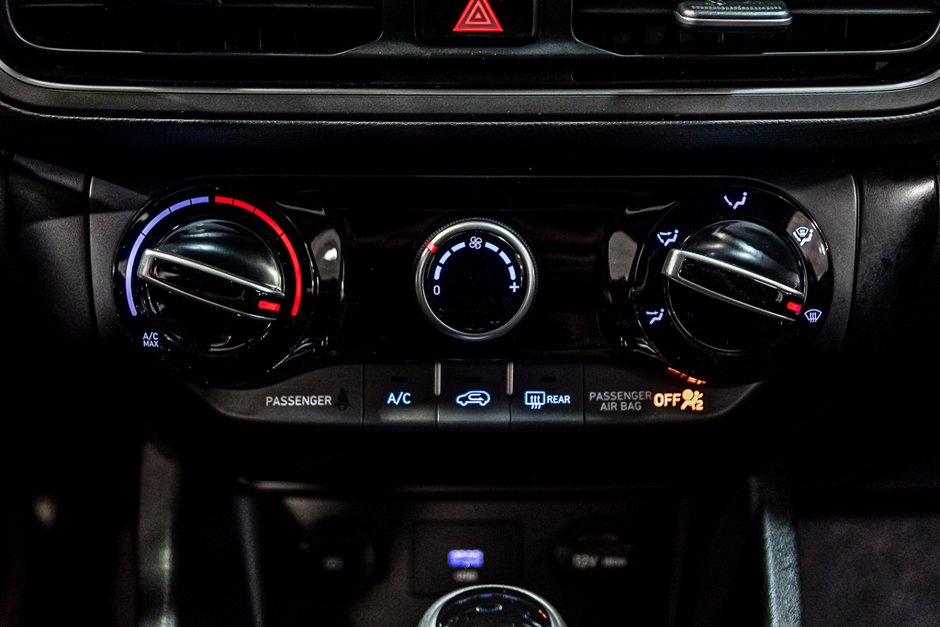 Hyundai Kona ESSENTIAL CARPLAY SIEGES CHAUFFANTS CAMERA RECUL 2022-25