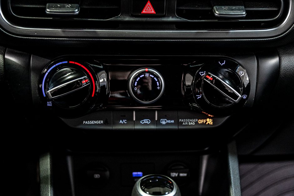 Hyundai Kona ESSENTIAL AWD SIEGES CHAUFFANT CARPLAY CAMERA MAGS 2022-22