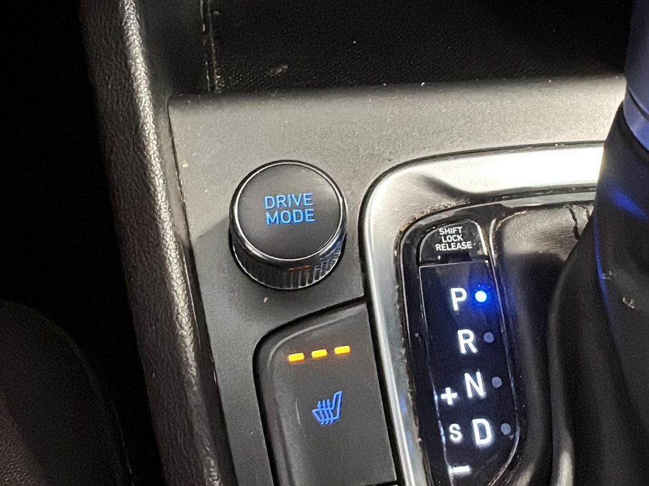 Hyundai Kona AWD SIEGES CHAUFFANT CARPLAY CAMERA MAGS 2022-24
