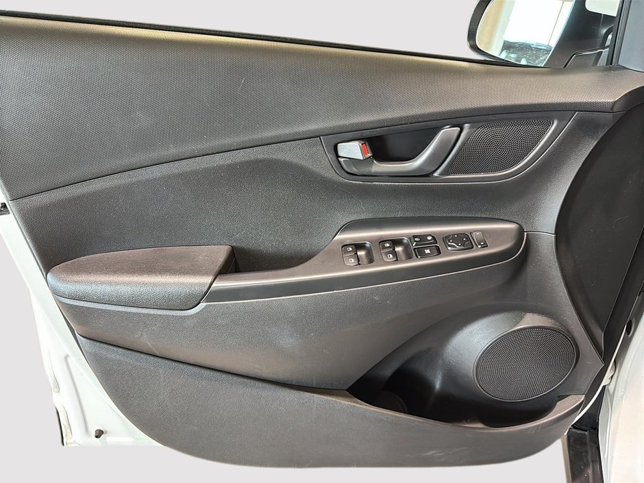 Hyundai Kona AWD SIEGES CHAUFFANT CARPLAY CAMERA MAGS 2022-11