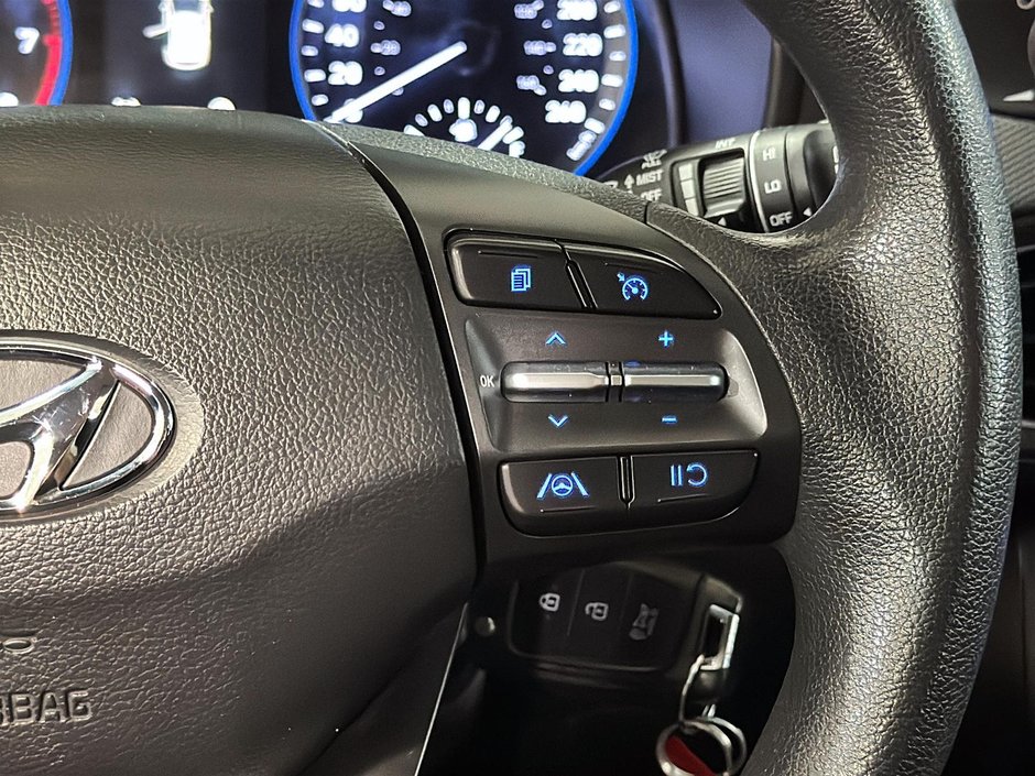 Hyundai Kona AWD SIEGES CHAUFFANT CARPLAY CAMERA MAGS 2022-32
