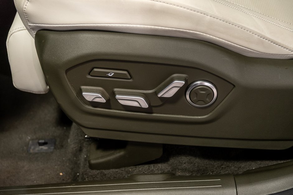 Hyundai Santa Fe ULTIMATE CALLIGRAPHY 6 PASS TOIT PANO CAM360 NAVI 2025-17