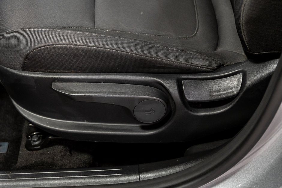 Hyundai Tucson ESSENTIEL CARPLAY CAMERA LANE ASSIST 2022-18