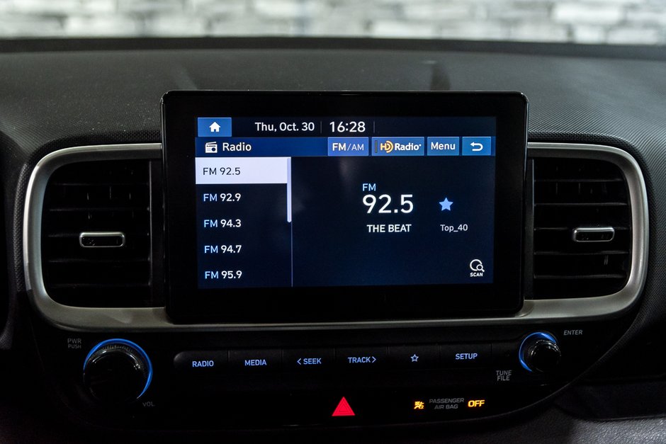 Hyundai Venue ESSENTIAL SIEGES CHAUFFANTS CAMERA A/C CARPLAY 2021-22