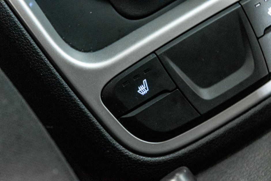 Hyundai Venue ESSENTIAL SIEGES CHAUFFANTS CAMERA A/C CARPLAY 2021-25