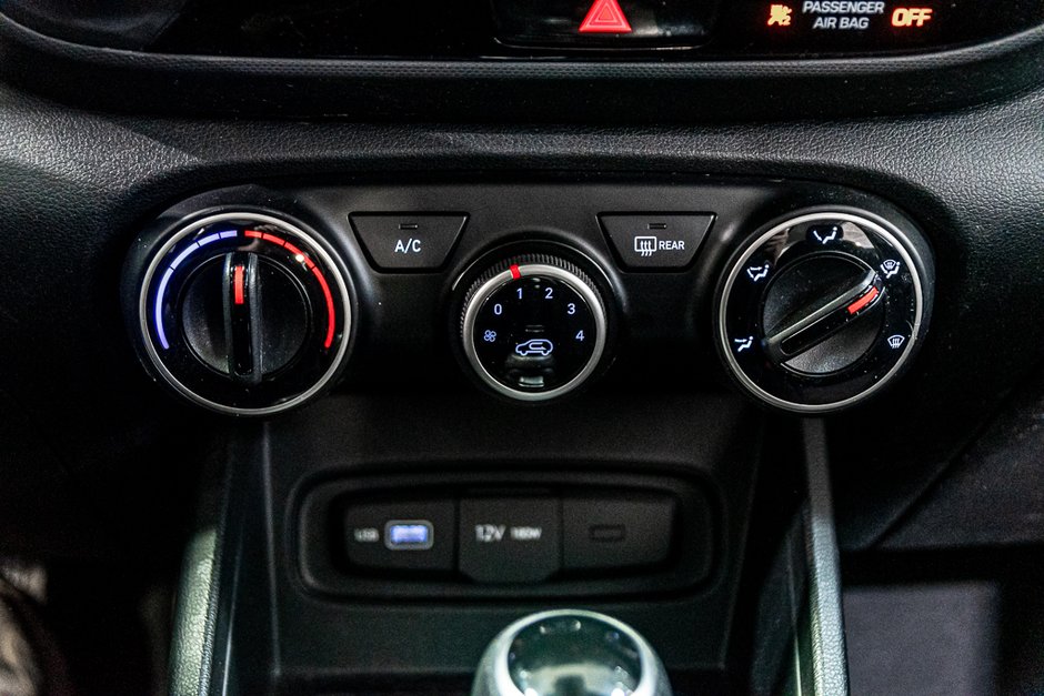 Hyundai Venue ESSENTIEL CAMERA SIEGES CHAUFFANTS A/C BLUETOOTH 2022-25