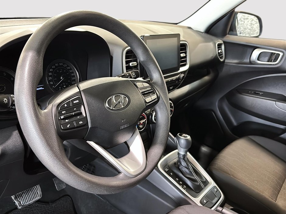 Hyundai Venue CAM. A/C ROUES 16 PO  SIEGES CHAUFFFANTS BLUETOOTH 2022-9