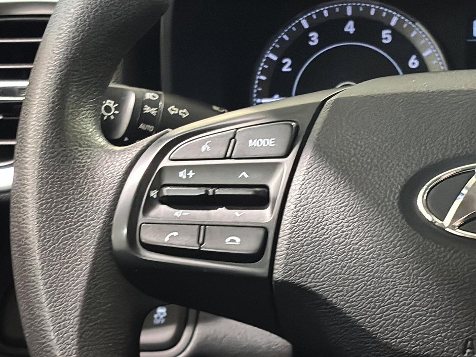 Hyundai Venue CAM. A/C ROUES 16 PO  SIEGES CHAUFFFANTS BLUETOOTH 2022-21