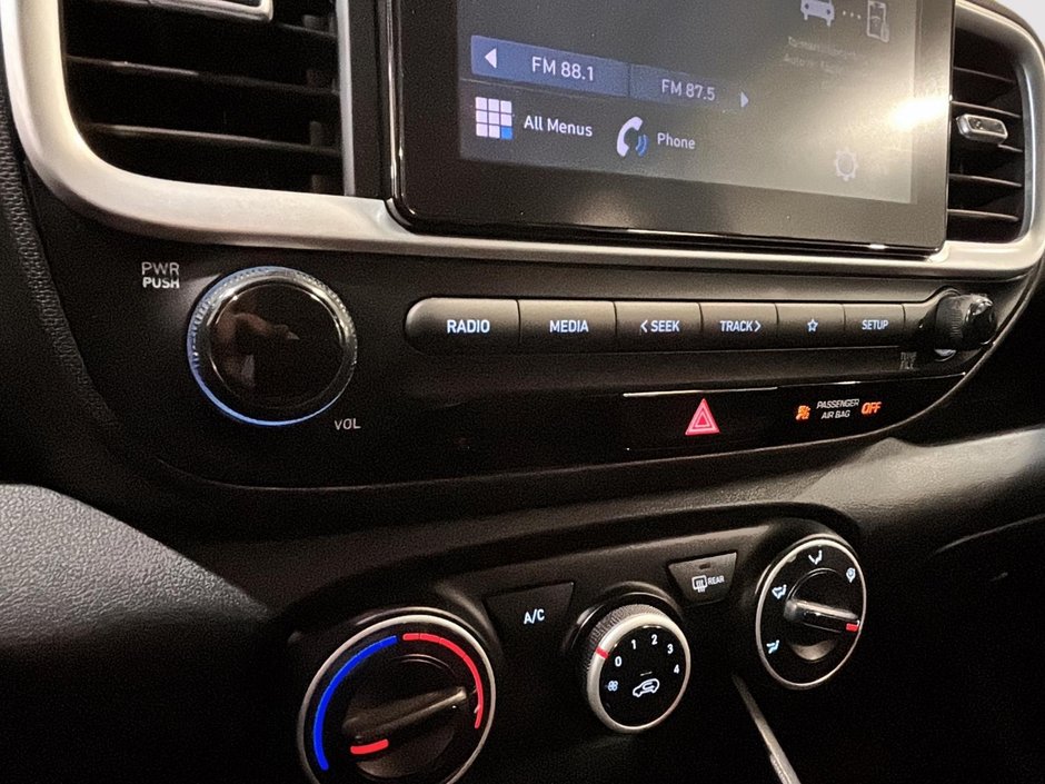 Hyundai Venue CAM. A/C ROUES 16 PO  SIEGES CHAUFFFANTS BLUETOOTH 2022-27