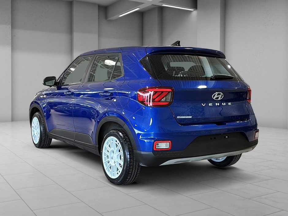 Hyundai Venue CAM. A/C ROUES 16 PO  SIEGES CHAUFFFANTS BLUETOOTH 2022-4