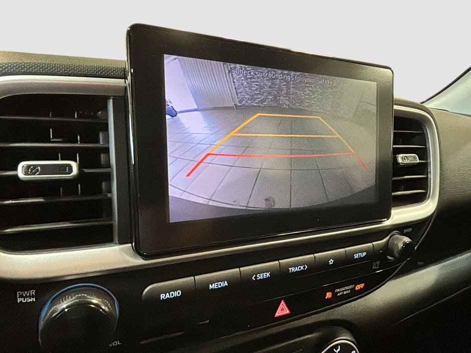 Hyundai Venue CAM. A/C ROUES 16 PO  SIEGES CHAUFFFANTS BLUETOOTH 2022-19