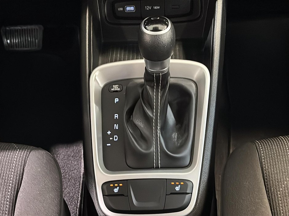 Hyundai Venue CAM. A/C ROUES 16 PO  SIEGES CHAUFFFANTS BLUETOOTH 2022-17