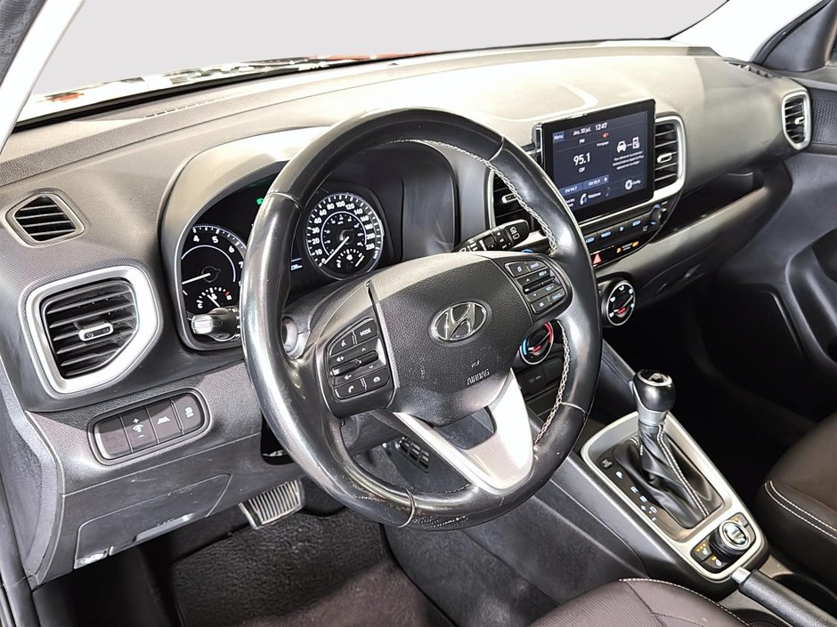 Hyundai Venue PREFERRED CAMERA CARPLAY SIEGES CHAUFFANTS MAGS 2022-2