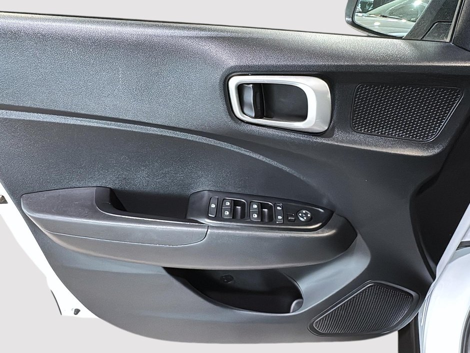 Hyundai Venue ESSENTIAL A/C SIEGES CHAUFFANTS CAMERA MAGS 2022-16