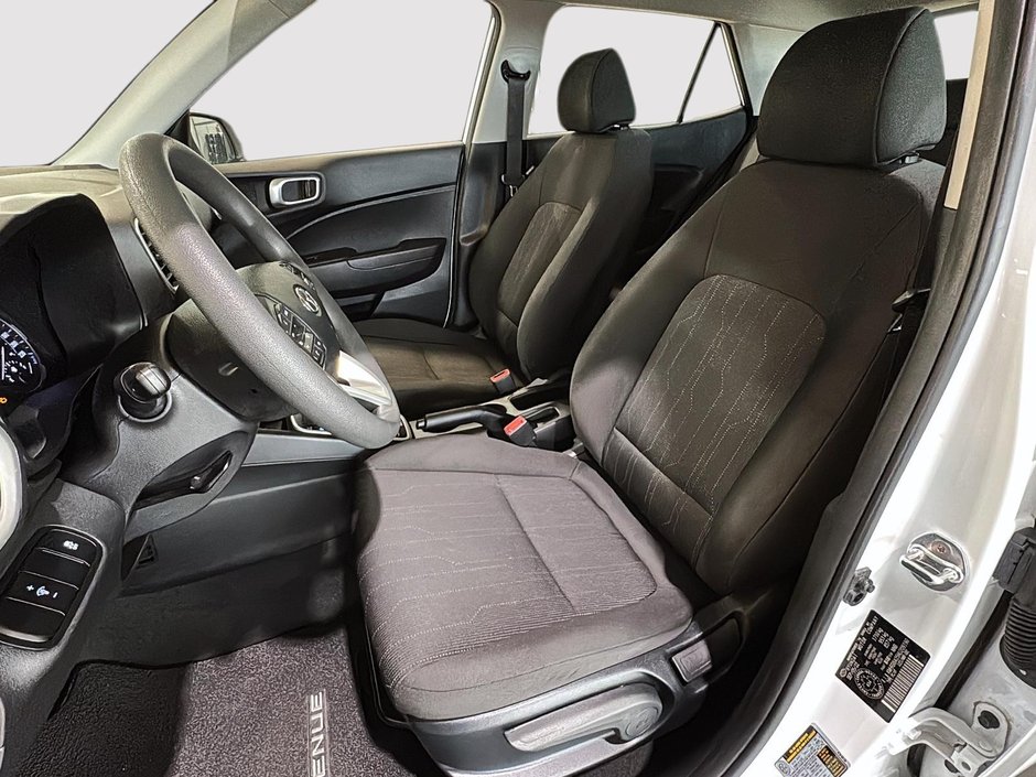 Hyundai Venue ESSENTIAL A/C SIEGES CHAUFFANTS CAMERA MAGS 2022-18
