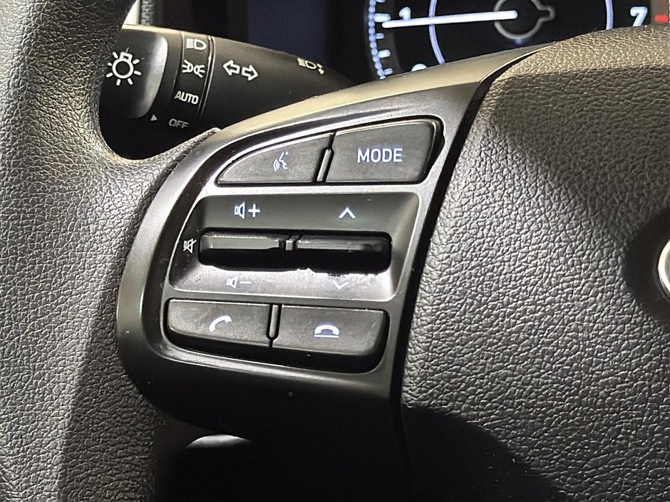 Hyundai Venue ESSENTIAL A/C SIEGES CHAUFFANTS CAMERA MAGS 2022-30