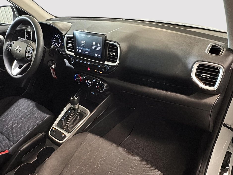 Hyundai Venue ESSENTIAL A/C SIEGES CHAUFFANTS CAMERA MAGS 2022-15
