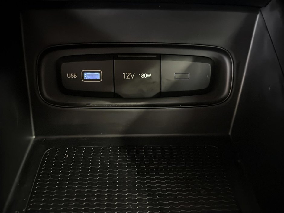 Hyundai Venue ESSENTIAL A/C SIEGES CHAUFFANTS CAMERA MAGS 2022-34