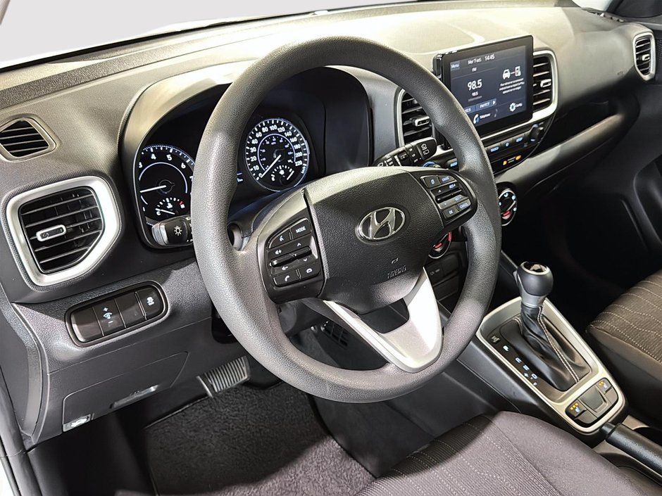 Hyundai Venue ESSENTIAL A/C SIEGES CHAUFFANTS CAMERA MAGS 2022-2