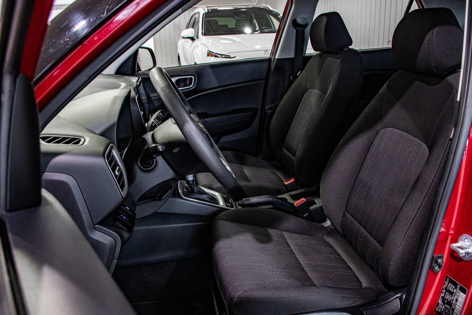 Hyundai Venue ESSENTIAL A/C CAMERA SIEGES CHAUFFANTS BLUETOOTH 2023-16