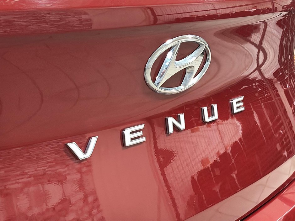 Hyundai Venue ULTIMATE TOIT BLUELINK CARPLAY CAMERA NAVI 2023-14