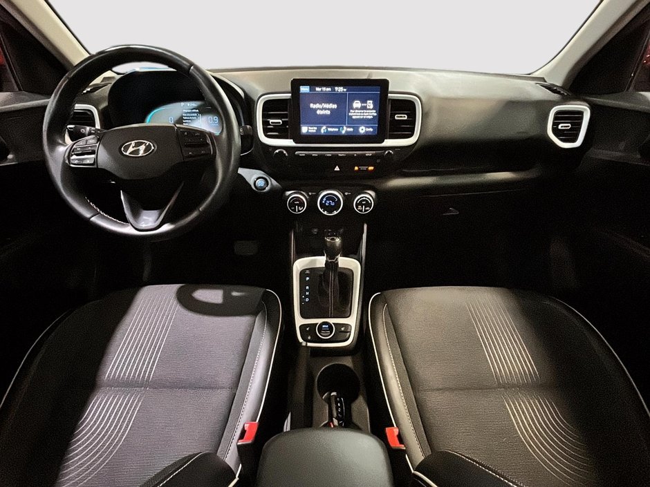 Hyundai Venue ULTIMATE TOIT BLUELINK CARPLAY CAMERA NAVI 2023-4