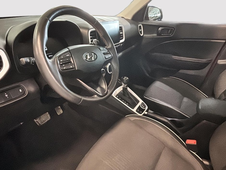 Hyundai Venue ULTIMATE TOIT BLUELINK CARPLAY CAMERA NAVI 2023-11