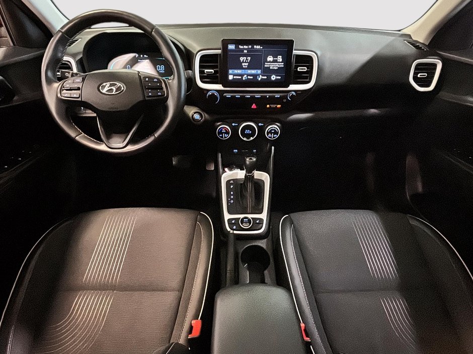 Hyundai Venue ULTIMATE TOIT BLUELINK CARPLAY CAMERA NAVI 2023-18