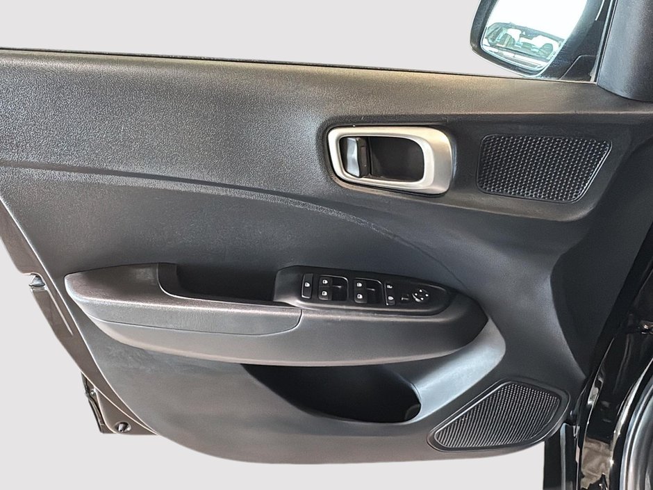 Hyundai Venue PREFERRED CARPLAY SIEGES ET VOLANT CHAUFFANTS MAGS 2023-16