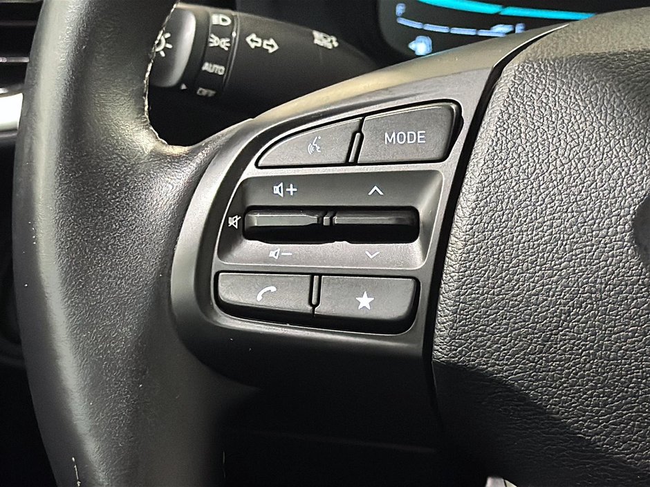Hyundai Venue PREFERRED CARPLAY SIEGES ET VOLANT CHAUFFANTS MAGS 2023-28