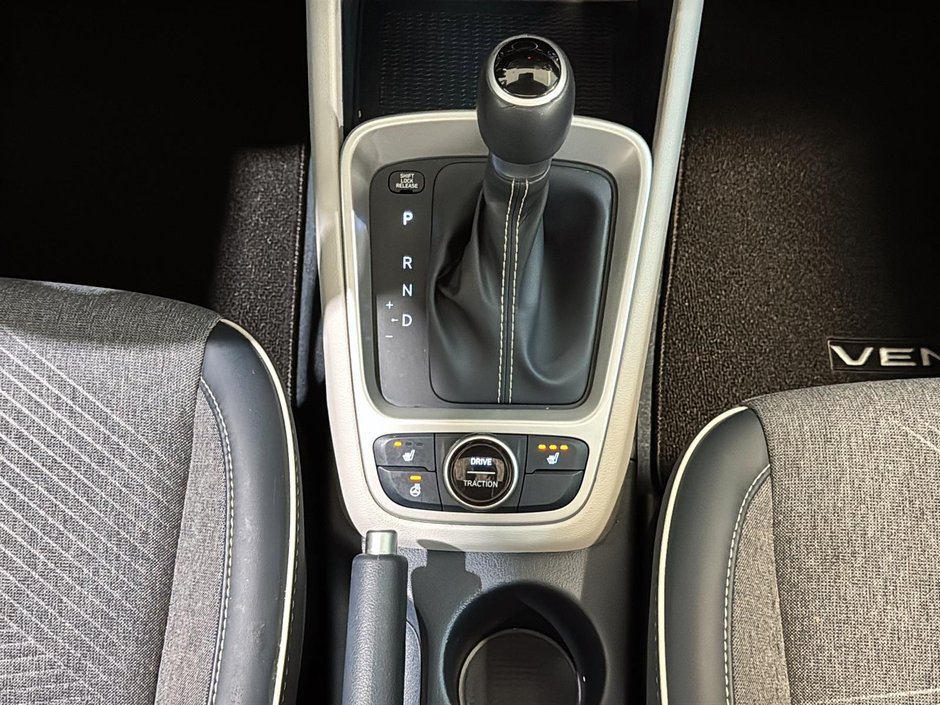 Hyundai Venue ULTIMATE TOIT CARPLAY CAMERA DEM A DIST 2024-18