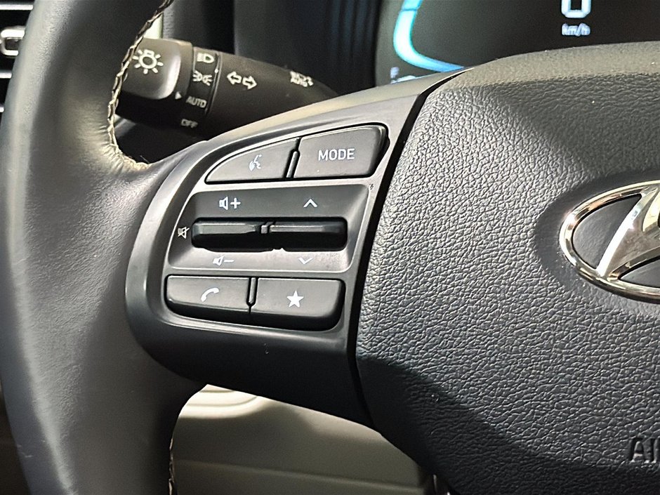 Hyundai Venue ULTIMATE TOIT CARPLAY CAMERA DEM A DIST 2024-24