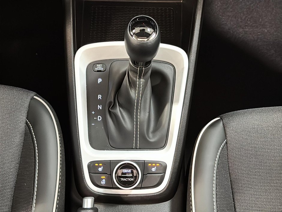 Hyundai Venue ULTIMATE TOIT CARPLAY CHAUFFANTS MAGS 2025-18