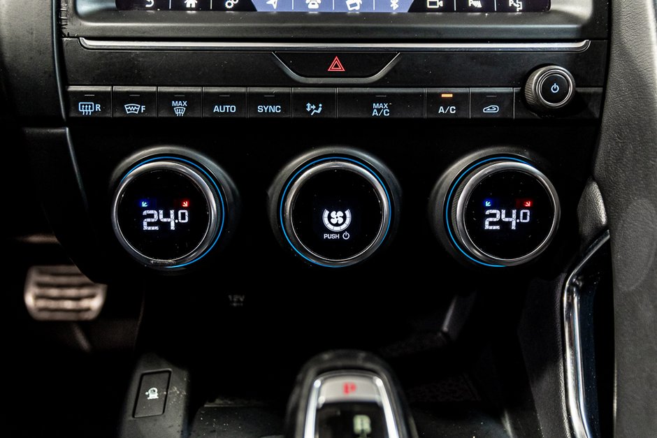 Jaguar E-PACE R-DYNAMIC HSE AWD TOIT PANORAMIQUE CUIR GPS CAMERA 2018-30