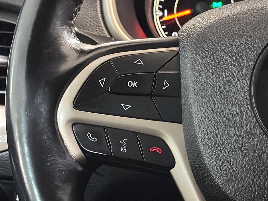 Jeep Cherokee NORTH SIEGES VOLANT CHAUFFANTS BLUETOOTH CRUISE 2015-28