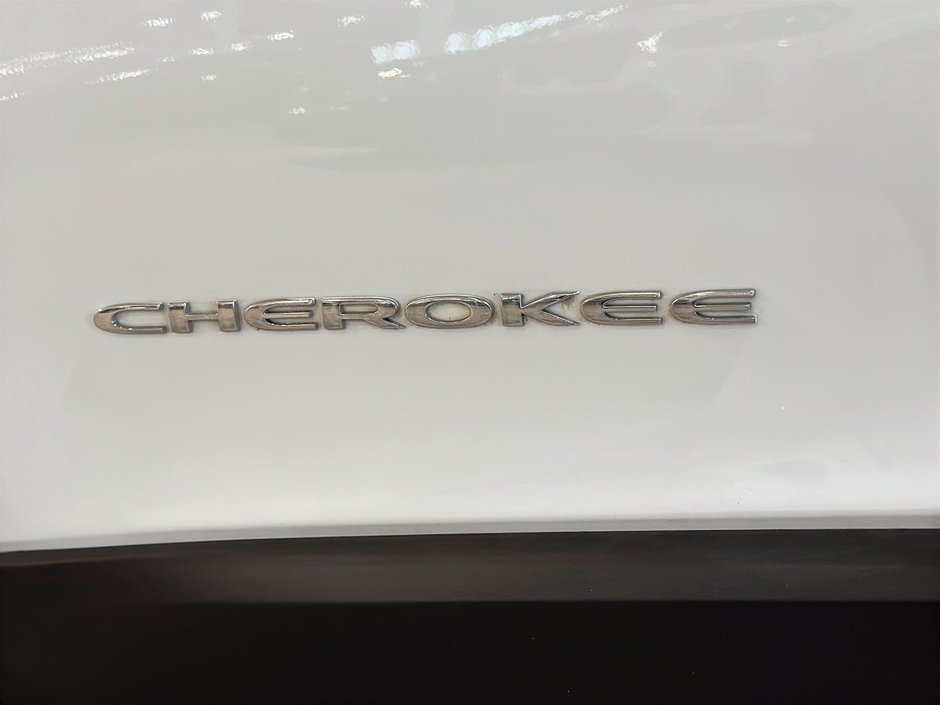 Jeep Cherokee NORTH SIEGES VOLANT CHAUFFANTS BLUETOOTH CRUISE 2015-11