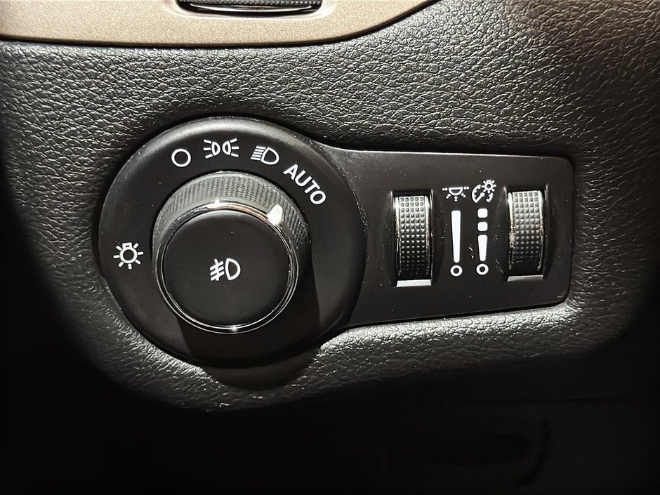 Jeep Cherokee NORTH SIEGES VOLANT CHAUFFANTS BLUETOOTH CRUISE 2015-31