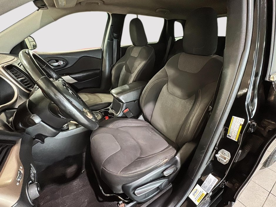 Jeep Cherokee LATITUDE AWD BLUETOOTH SIEGES CHAUFFANTS 2017-19