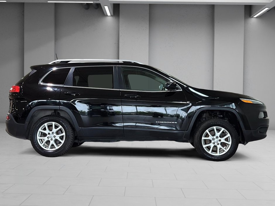Jeep Cherokee LATITUDE AWD BLUETOOTH SIEGES CHAUFFANTS 2017-15