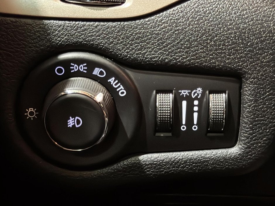 Jeep Cherokee LATITUDE AWD BLUETOOTH SIEGES CHAUFFANTS 2017-34
