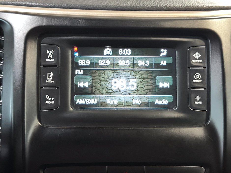 Jeep Cherokee LATITUDE AWD BLUETOOTH SIEGES CHAUFFANTS 2017-24