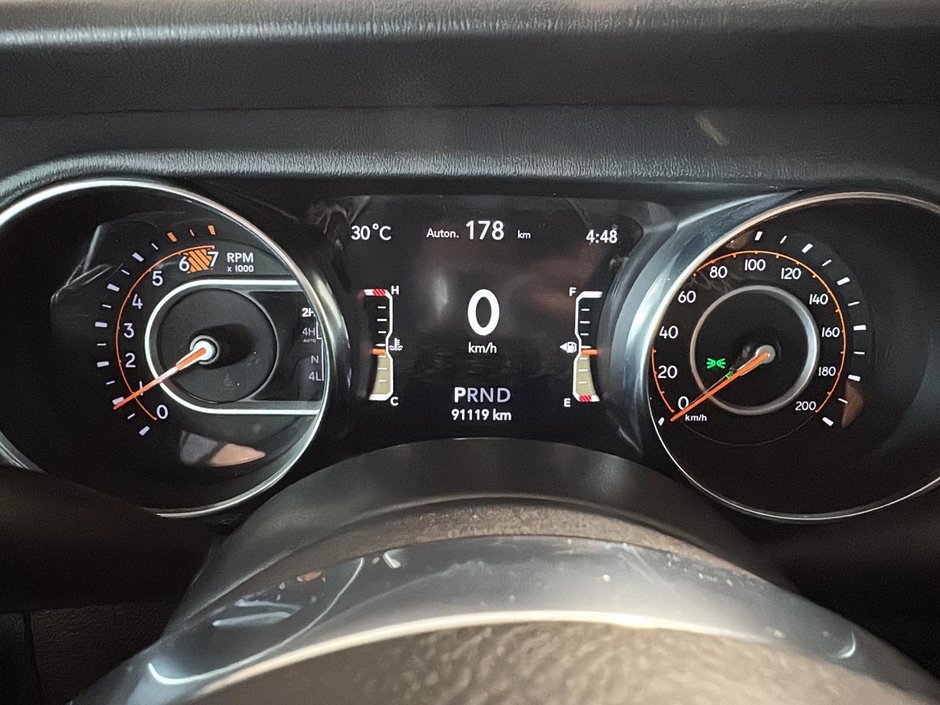 Jeep Wrangler Unlimited SAHARA NORTH EDITION CARPLAY TOIT AMOVIBLE GPS 2020-37